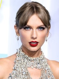 Taylor Swift Oscar de la Renta Lorraine Schwartz 2022 MTV Video Music Awards Best Celeb Makeup Moments 2022